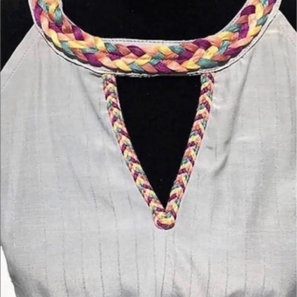 Promesa top with braided neckline - Picture 2 of 12